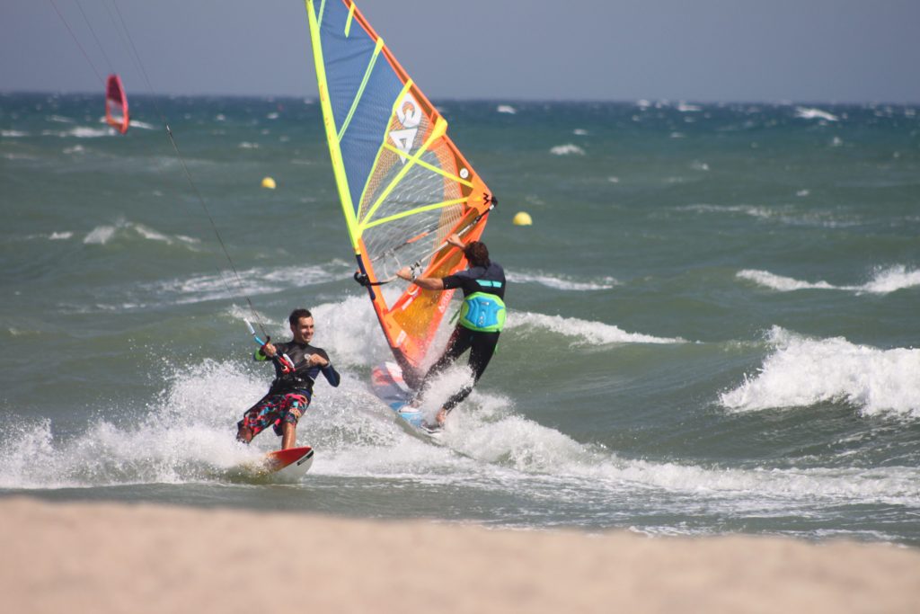 Windsurf Test 2017Cedric Bordes VS Kitesurf Stephane Nergrier | Windsurf Test | Le Blog Surfone