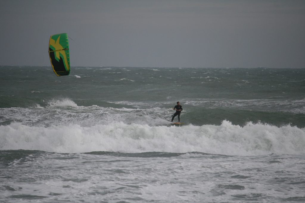 Stephane au Surf en kitesurf | Session Marin Port Leucate | Le Blog Surfone