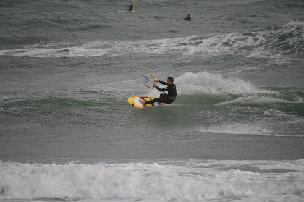 Stephane au Surf en kitesurf | Session Marin Port Leucate | Le Blog Surfone